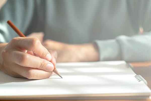 Nhật ký của con gái 10 tuổi có phải là yêu không khiến mẹ chao đảo-1