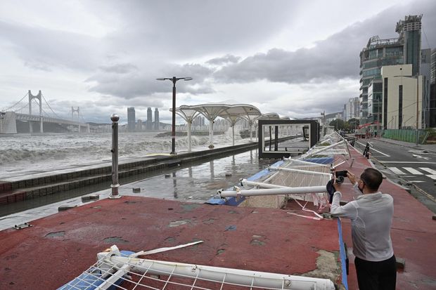 Miền Nam Hàn Quốc hoang tàn sau cơn bão lịch sử-22