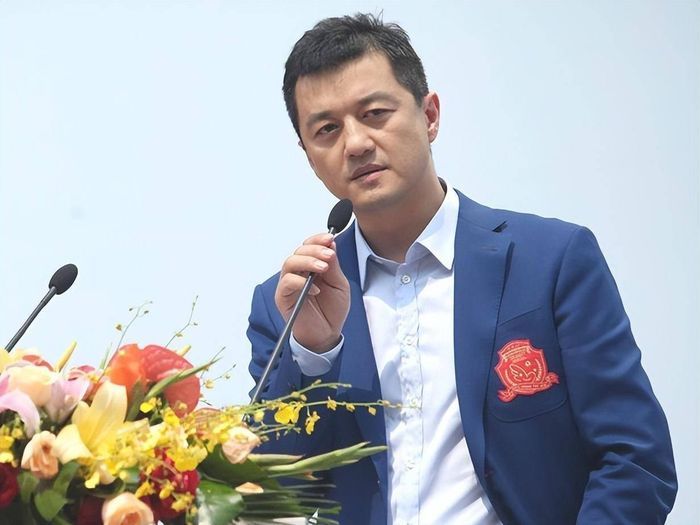 Cuộc sống nợ nần của Lý Á Bằng-1