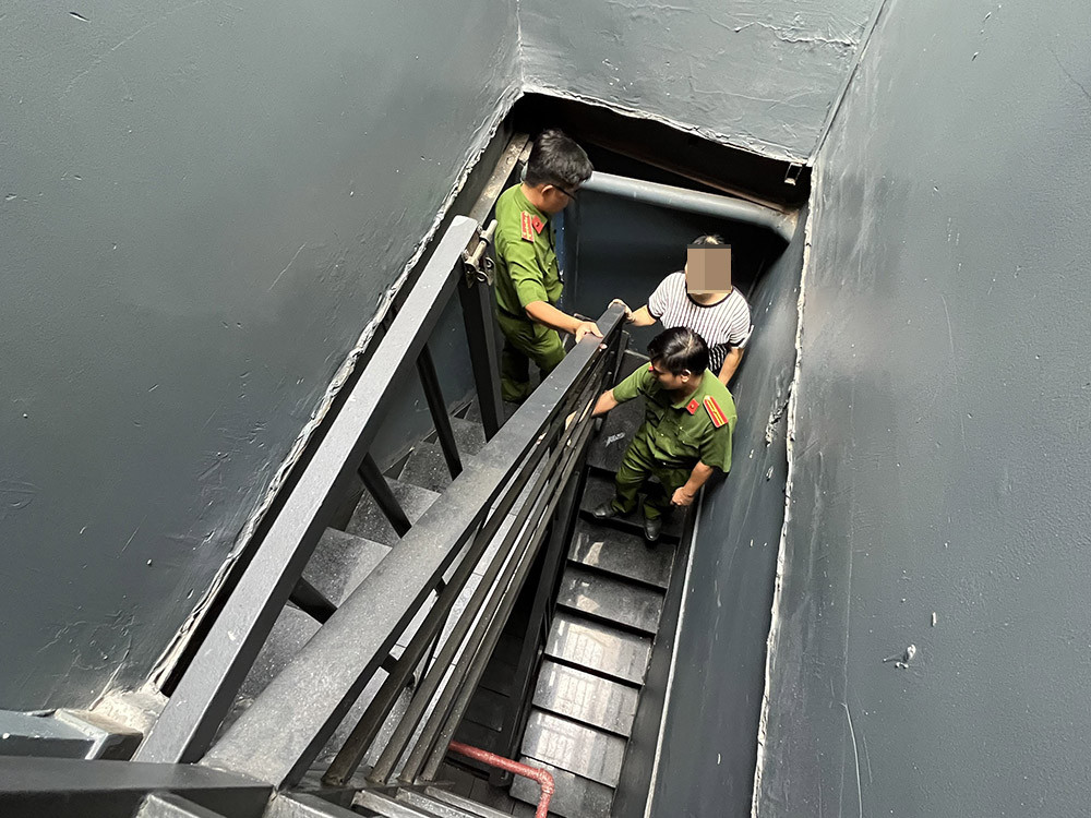 Công an TP.HCM phát hiện nhiều nơi cải tạo nhà ở kinh doanh karaoke-4