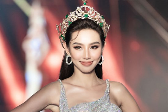 Thùy Tiên làm việc với luật sư vì bị réo tên vụ đường dây mại dâm