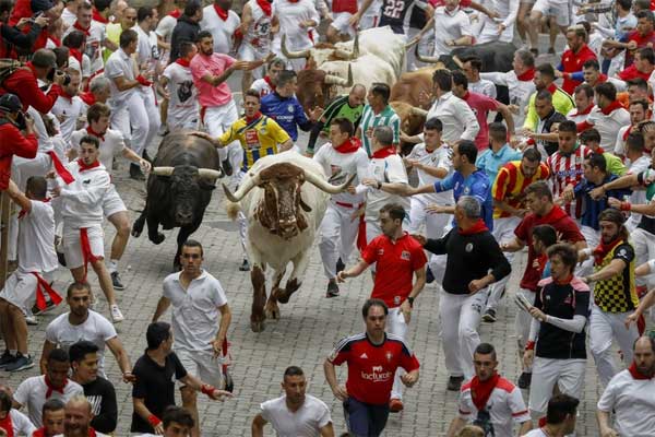 Tây Ban Nha dậy sóng vì nhiều người chết ở lễ hội chạy đua với bò-1