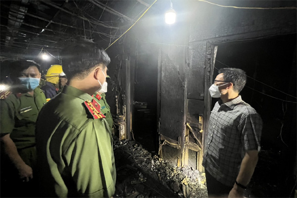 Sức khỏe các nạn nhân thoát chết trong vụ cháy quán karaoke Bình Dương hiện ra sao?-2