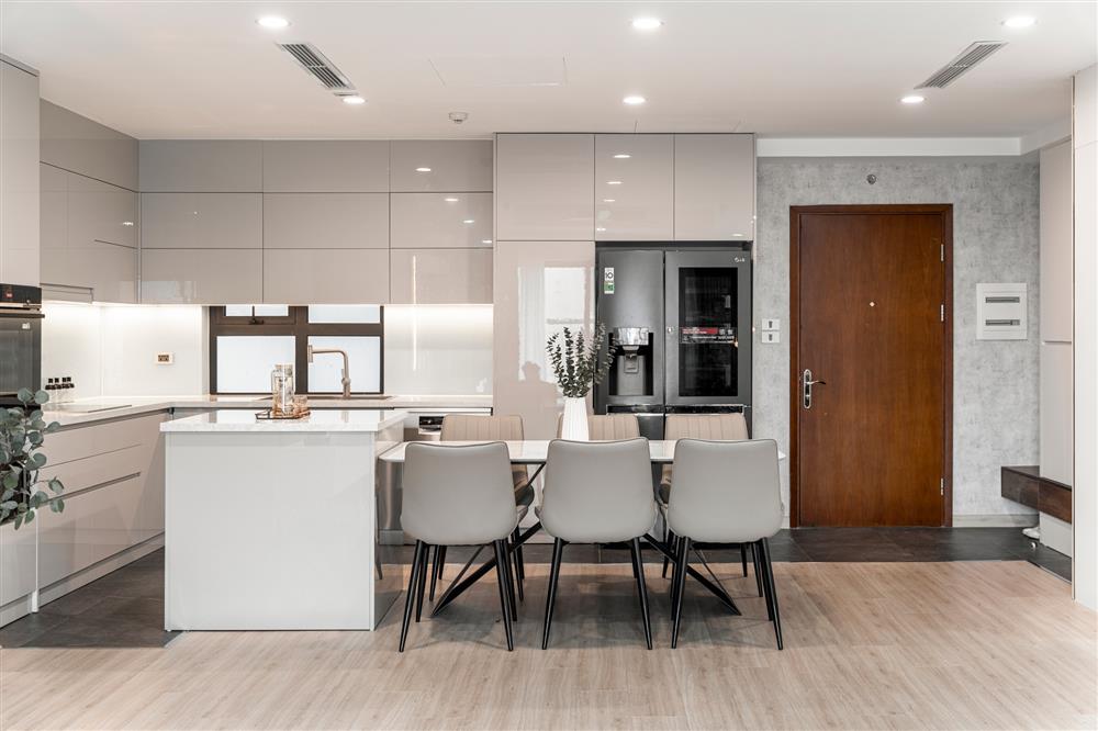 Căn hộ tối giản nhưng vẫn hiện đại và sang trọng, cho cảm giác thông thoáng mà không kém phần trẻ trung, tinh tế-13