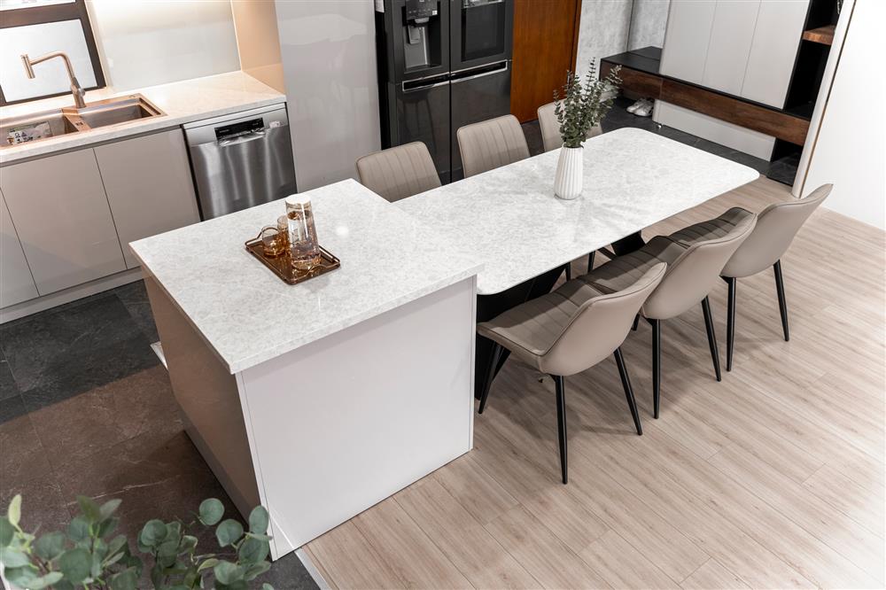 Căn hộ tối giản nhưng vẫn hiện đại và sang trọng, cho cảm giác thông thoáng mà không kém phần trẻ trung, tinh tế-15