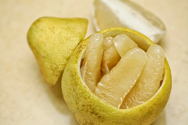 4 nhóm người không nên ăn bưởi vì sẽ tiền mất tật mang-3