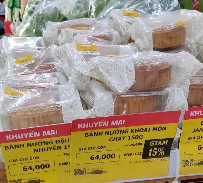 Đủ kiểu xả hàng bánh trung thu-3
