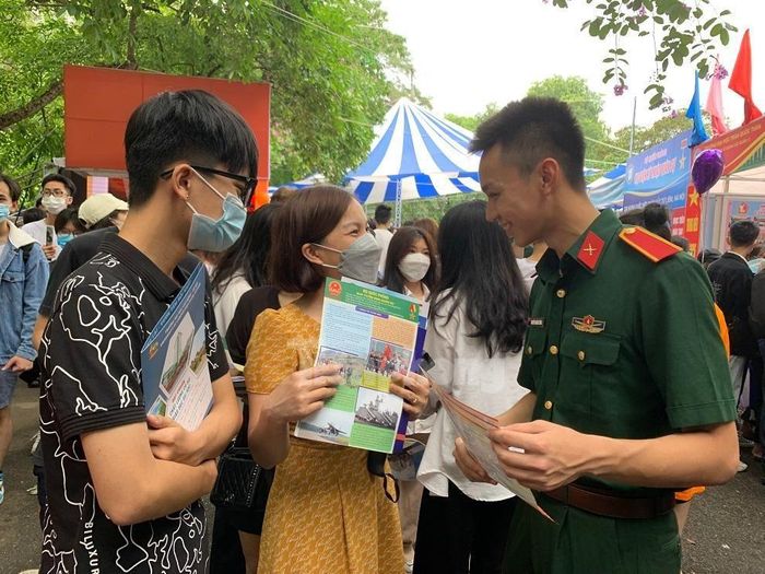 Nộp giấy xin tạm hoãn quân sự: Bộ GD&ĐT đề nghị khẩn với Bộ Quốc phòng-1