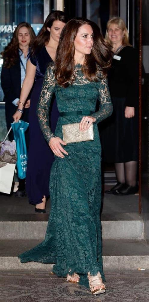 Tại sao Kate Middleton thích mặc màu xanh lá cây? Nàng công sở bỏ túi thêm bí kíp thăng hạng” phong cách-1