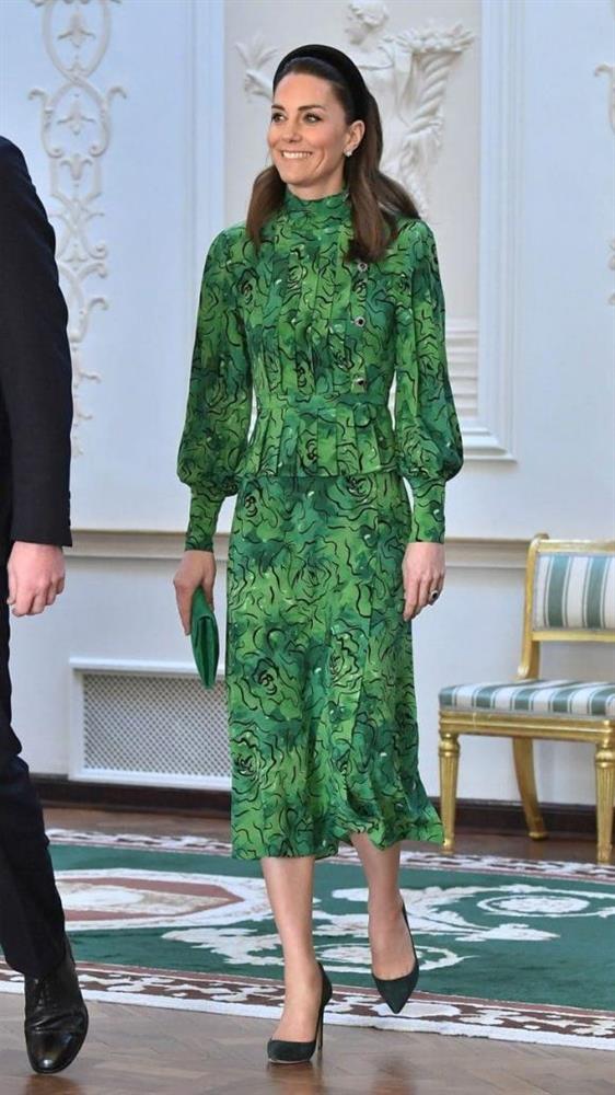 Tại sao Kate Middleton thích mặc màu xanh lá cây? Nàng công sở bỏ túi thêm bí kíp thăng hạng” phong cách-3