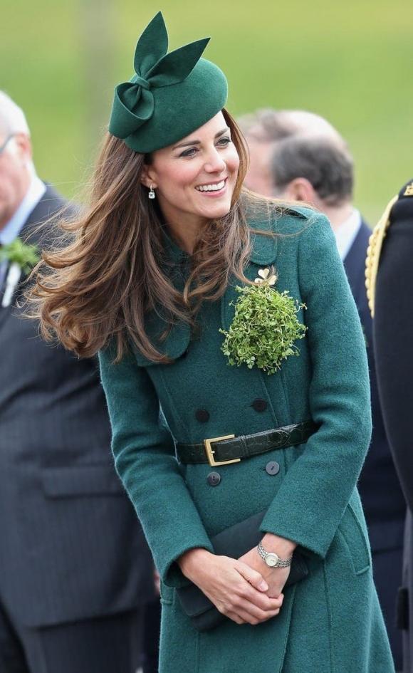 Tại sao Kate Middleton thích mặc màu xanh lá cây? Nàng công sở bỏ túi thêm bí kíp thăng hạng” phong cách-6