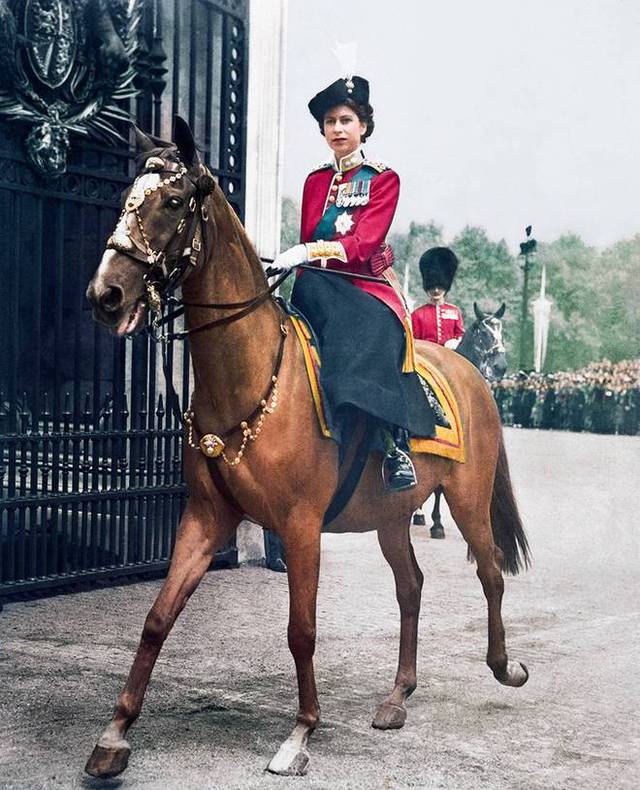Những bức ảnh hiếm thời trẻ của Nữ hoàng Anh - người phụ nữ quyền lực bậc nhất thế kỷ-7