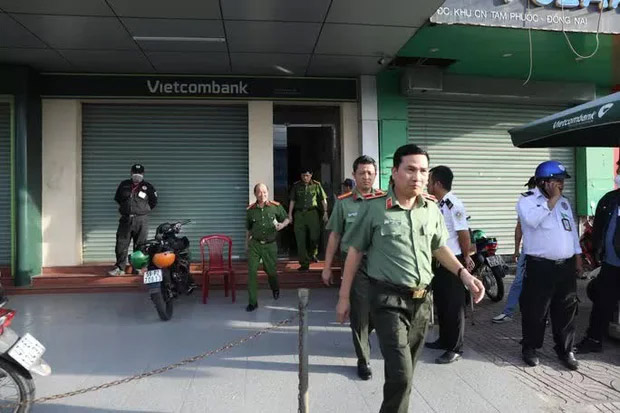 Vụ cướp ngân hàng ở Đồng Nai: Công an đang ráo riết truy bắt đối tượng-1