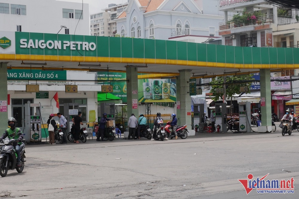 Nhiều cây xăng phía Nam đóng cửa, xin tạm ngừng bán-1