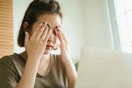 5 bất thường ở mắt là dấu hiệu bệnh tật của gan, túi mật, tụy, dạ dày và não bộ