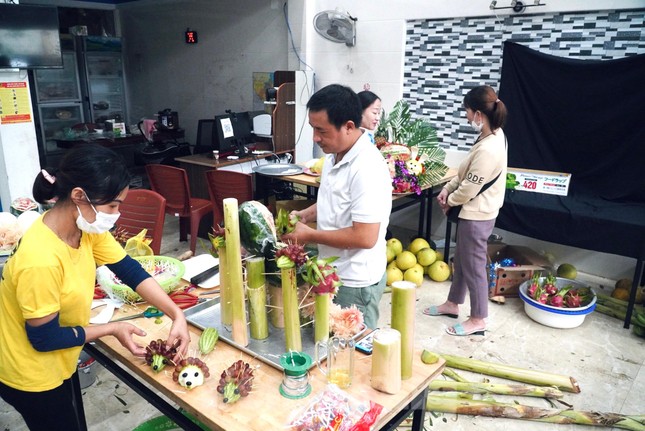 Mâm cỗ Trung thu hút khách, làm xuyên đêm không hết việc-5