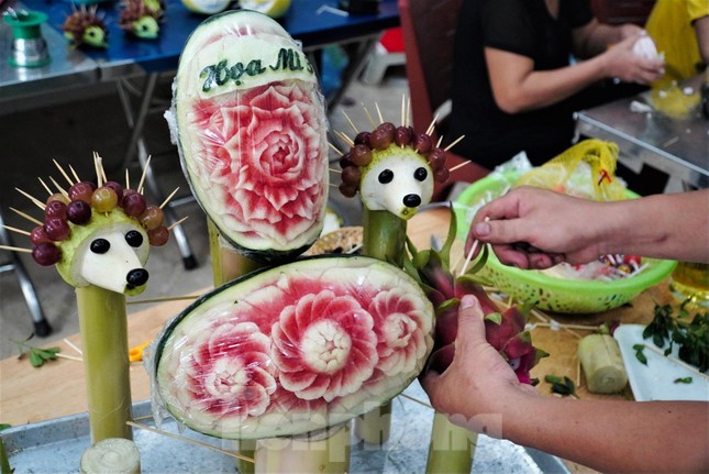 Mâm cỗ Trung thu hút khách, làm xuyên đêm không hết việc-6