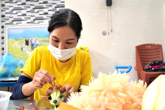 Mâm cỗ Trung thu hút khách, làm xuyên đêm không hết việc-9