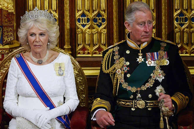 Vua Charles III không cần dùng hộ chiếu-1