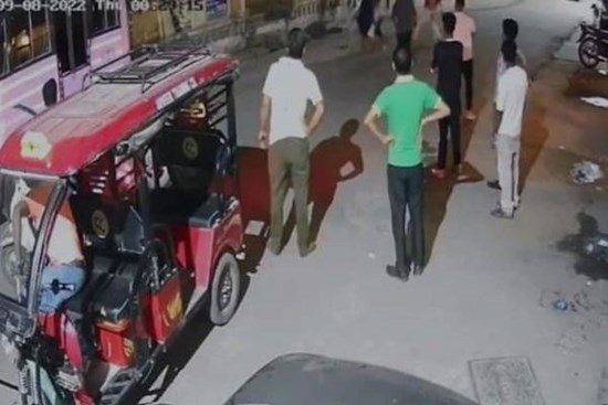 Thanh niên bị giết vì nhai thuốc lá gần Đền Vàng