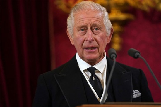 Vua Charles III chính thức lên ngôi