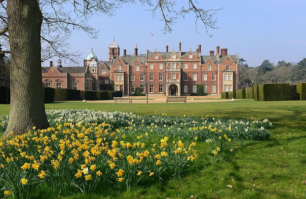 Những ngôi nhà gắn với cuộc đời Nữ hoàng Elizabeth II: Nơi sinh ra không phải là cung điện-11