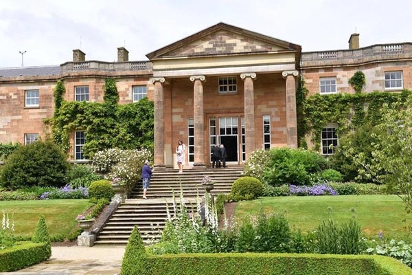 Nữ hoàng Elizabeth II băng hà: Điều bất ngờ bên ngoài lâu đài Windsor-8