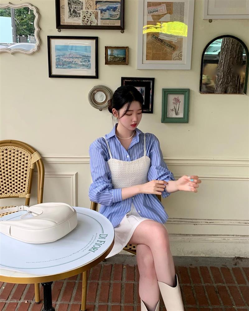 5 kiểu áo sơ mi mùa Thu đang được phụ nữ Hàn diện nhiều nhất-1