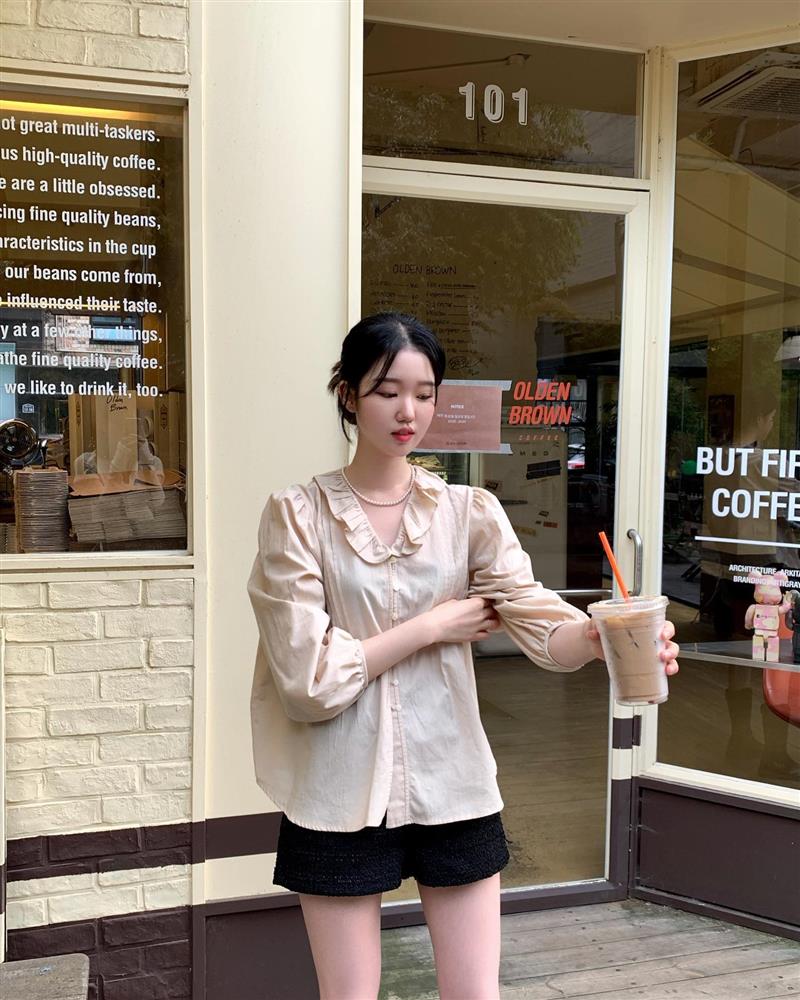 5 kiểu áo sơ mi mùa Thu đang được phụ nữ Hàn diện nhiều nhất-4