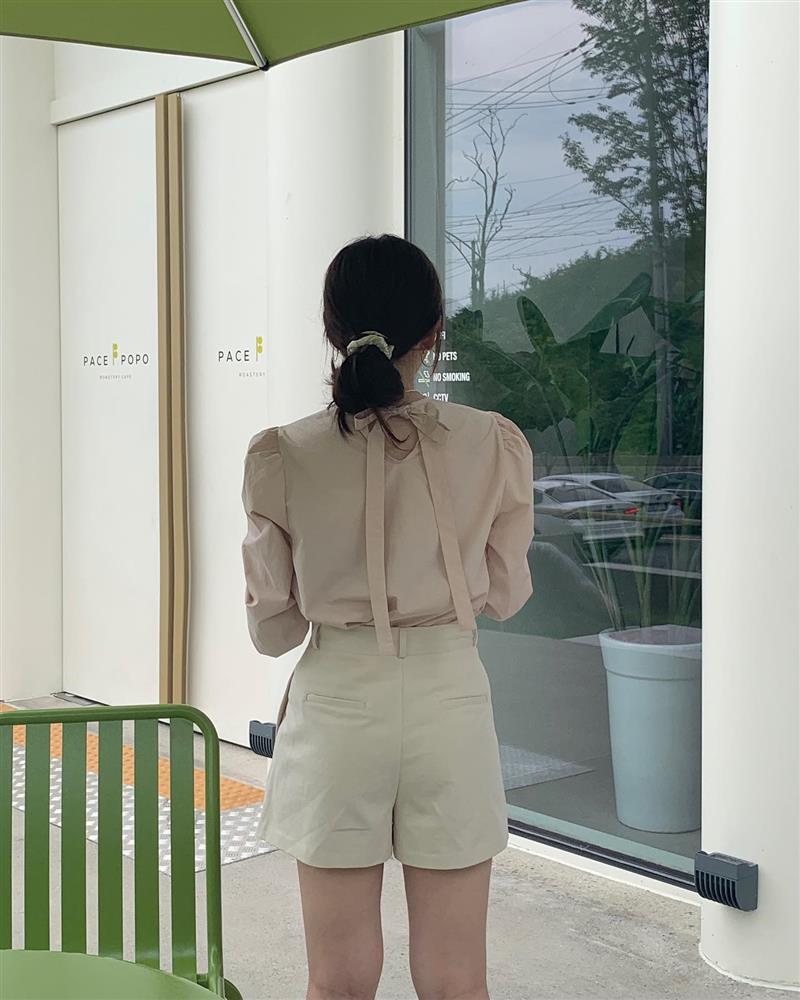 5 kiểu áo sơ mi mùa Thu đang được phụ nữ Hàn diện nhiều nhất-11