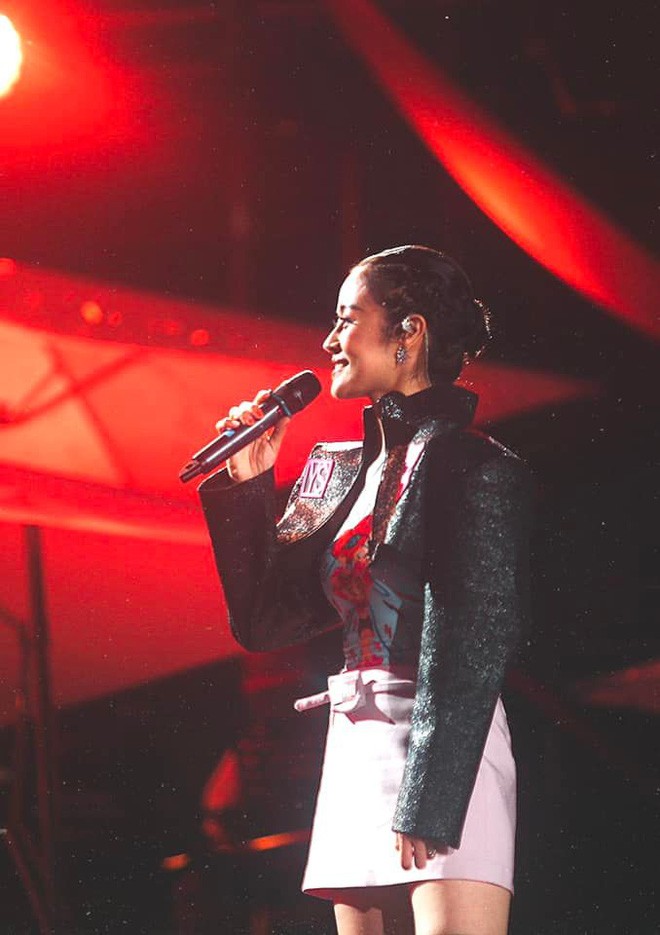 Học lỏm bí quyết để tóc ngắn tươi trẻ, cuốn hút như MC Phí Linh-3