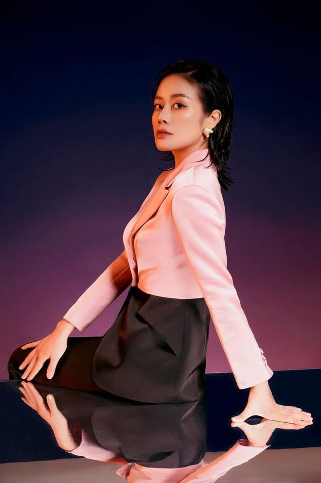 Học lỏm bí quyết để tóc ngắn tươi trẻ, cuốn hút như MC Phí Linh-10