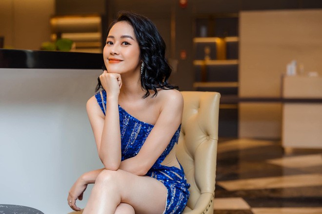 Học lỏm bí quyết để tóc ngắn tươi trẻ, cuốn hút như MC Phí Linh-13