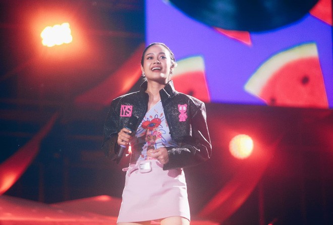 Học lỏm bí quyết để tóc ngắn tươi trẻ, cuốn hút như MC Phí Linh-4