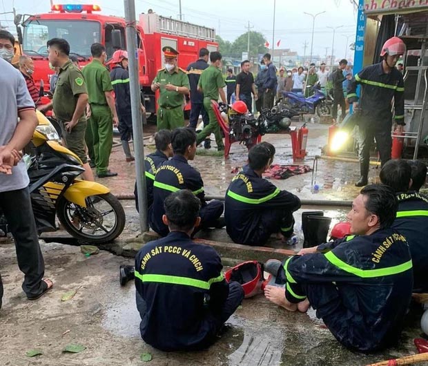 NÓNG: Cháy nhà lúc rạng sáng, bước đầu xác định 3 người thương vong-3