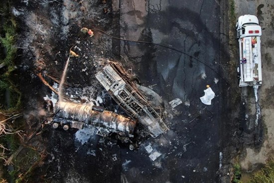 Tai nạn giữa xe bus và xe chở nhiên liệu tại Mexico khiến ít nhất 18 người thiệt mạng