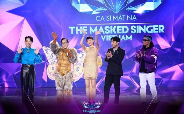 Ca Sĩ Mặt Nạ: Không bất ngờ, Bướm Mặt Trăng chính là thánh mưa Trung Quân Idol!-4