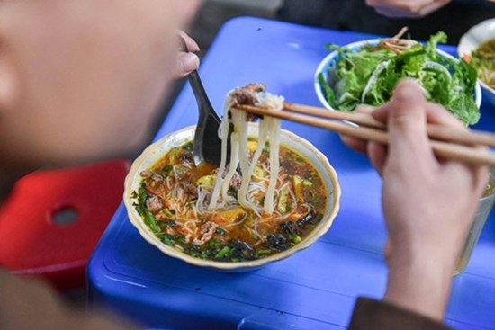 3 thời điểm dễ tăng cân trong ngày, nên hạn chế ăn uống