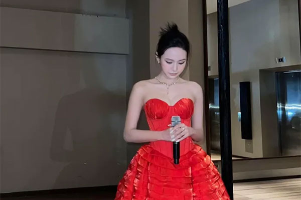 Không chỉ tái xuất trên sân khấu, Hiền Hồ còn có động thái mới nhất trên mạng xã hội sau 6 tháng ở ẩn-4