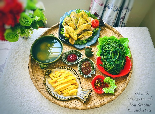 Mẹ đảm Vũng Tàu khoe loạt mâm cơm gia đình đầm ấm sau đại dịch, nhìn đẹp mắt hấp dẫn không thua nhà hàng-3