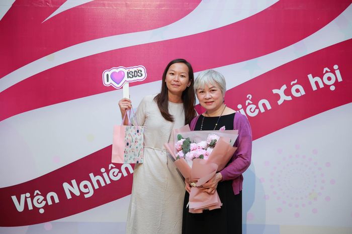 Ngọc Quỳnh - cô gái thứ 6 ở Việt Nam đạt 9.0 IELTS: Gia đình cho mình cảm giác an toàn để vươn xa!-4
