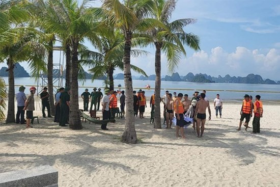 Cô gái chơi mô tô nước chết đuối ở bãi biển Quảng Ninh