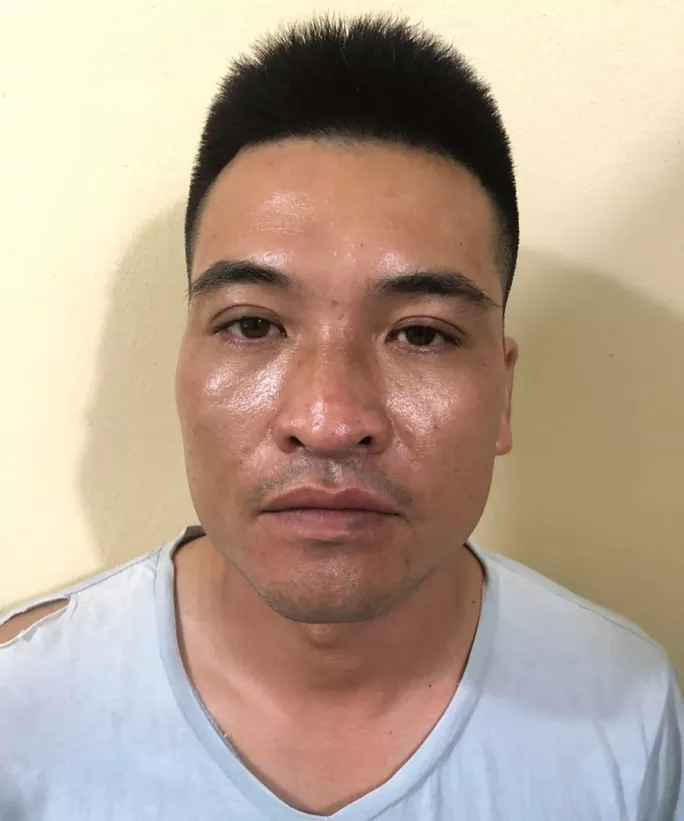 Bạn hát karaoke vừa ra về, xông vào hiếp dâm thiếu nữ 15 tuổi ngay tại phòng VIP-1