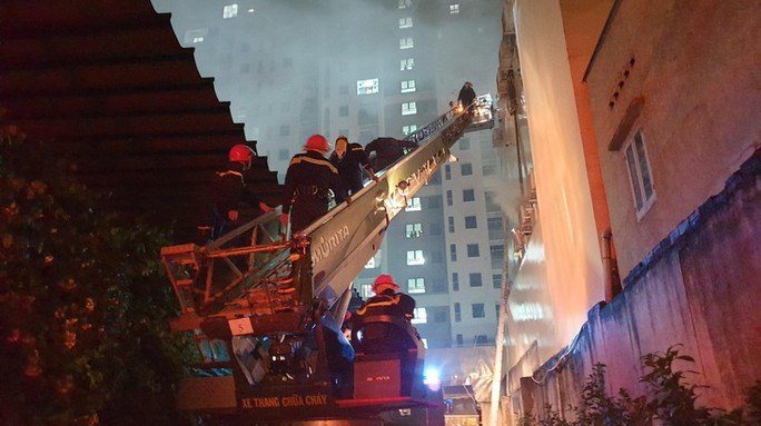 Chủ cơ sở karaoke An Phú - Bình Dương đang ở đâu khi xảy ra cháy?-1