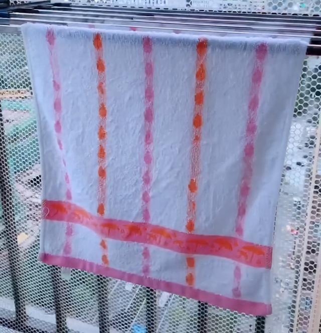 Khăn mặt, khăn tắm bị nhớt, có mùi hôi: Thêm thứ này vào giặt khăn sạch tinh, thơm tho như mới-3