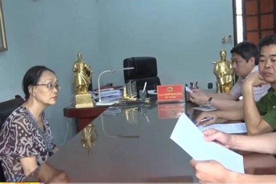 Tạt axit để trả thù, người phụ nữ thay tên đổi họ lẩn trốn suốt 20 năm