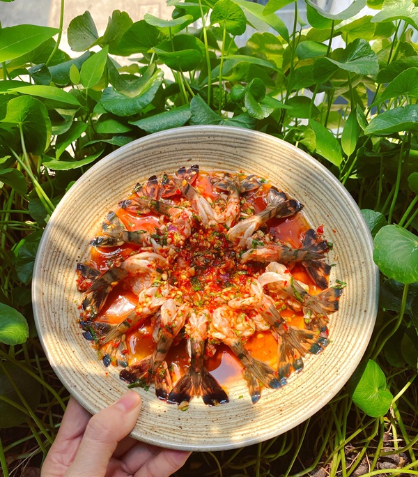 Chị em sành ăn nhất định đừng bỏ qua cách làm gỏi tôm sốt tái chanh lạ miệng hấp dẫn-3