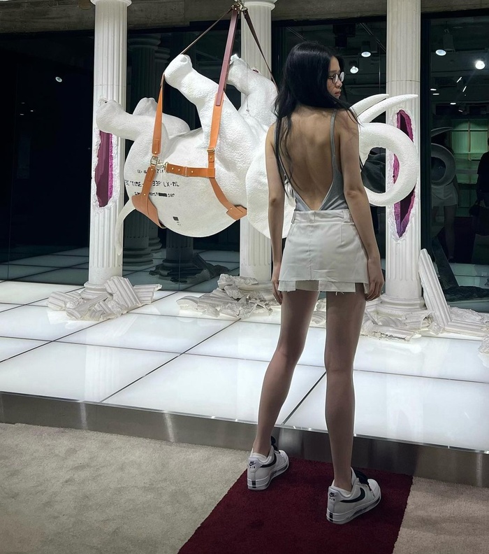 Nhan sắc ngày càng nóng bỏng của Linh Ka ở tuổi 20-1