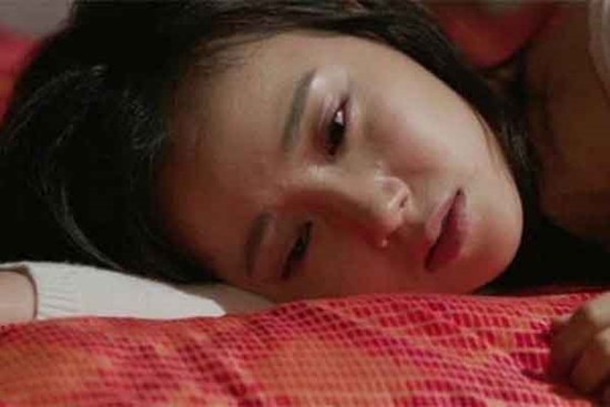 Đang mặn nồng, chồng bỗng nói một câu khiến tôi muốn té xỉu