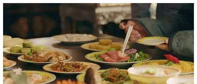 Cách xử lý đồ thừa từ bữa ăn 120 món của Hoàng đế thời xưa-4